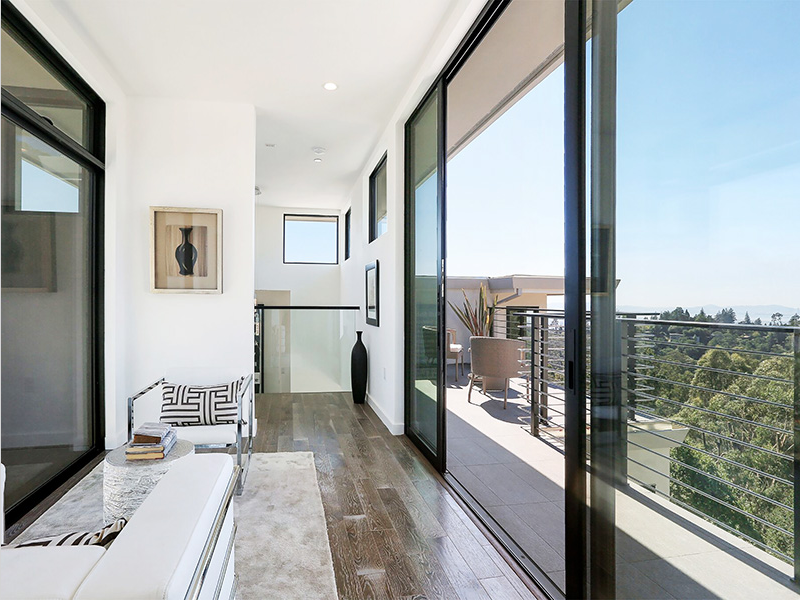 Example aluminium door application